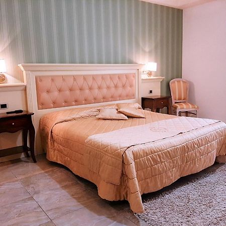 Regina Di Saba - Hotel Villa Per Ricevimenti Гротаминарда Екстериор снимка
