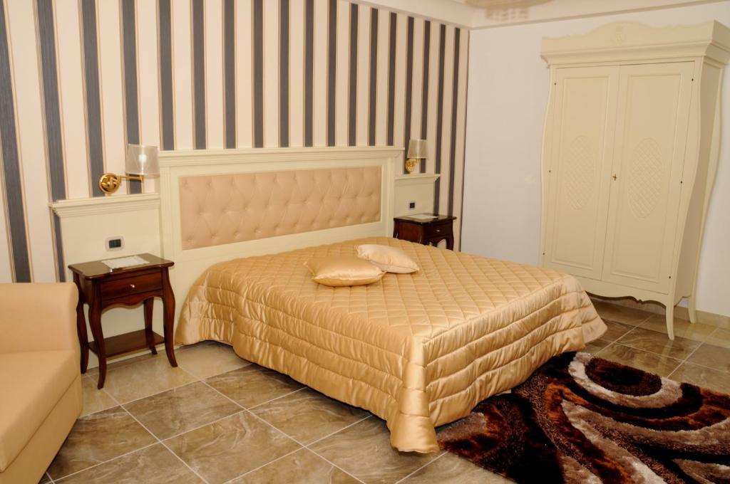 Regina Di Saba - Hotel Villa Per Ricevimenti Гротаминарда Стая снимка