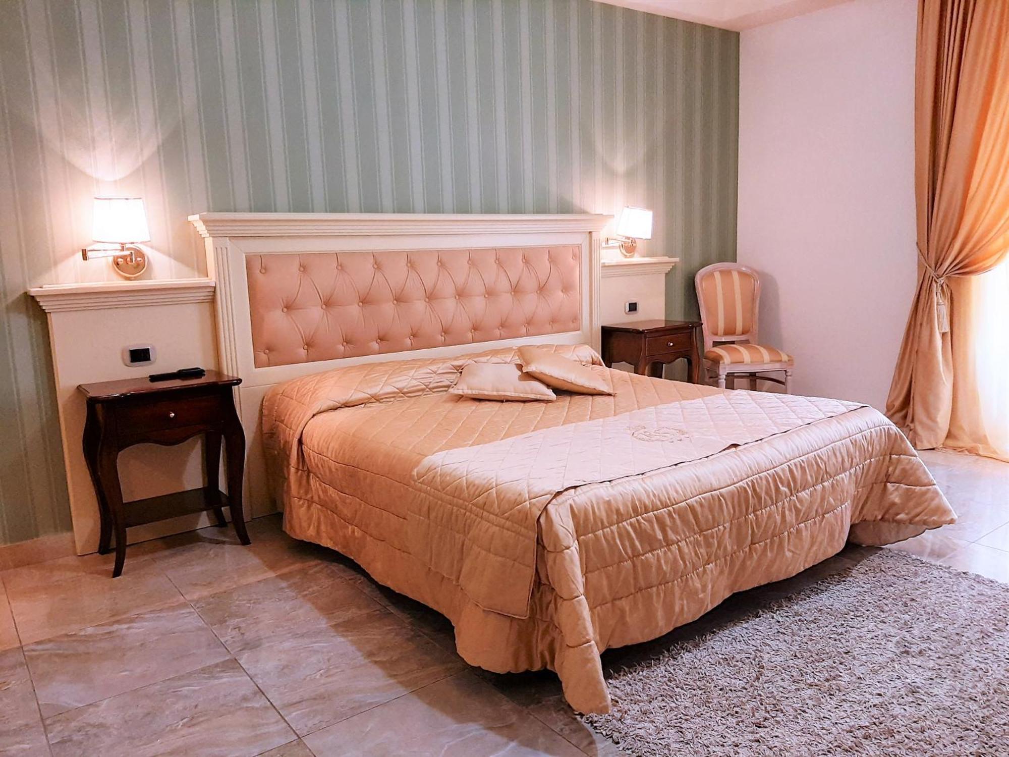 Regina Di Saba - Hotel Villa Per Ricevimenti Гротаминарда Екстериор снимка