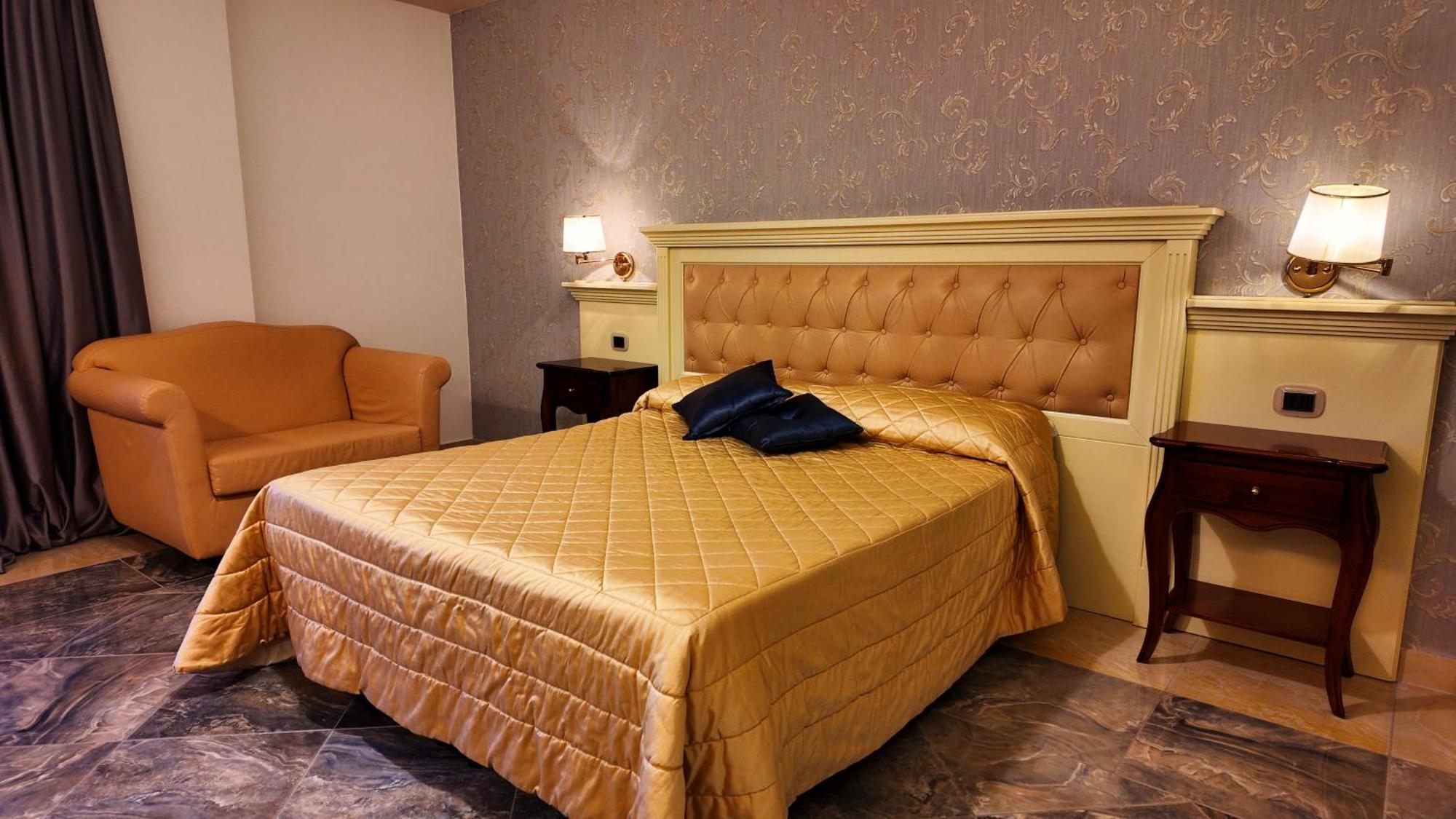 Regina Di Saba - Hotel Villa Per Ricevimenti Гротаминарда Екстериор снимка